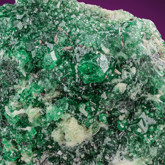 Uvarovite-Black Lake Mine | Thetford Mines | Les Appalaches | Québec | Canada